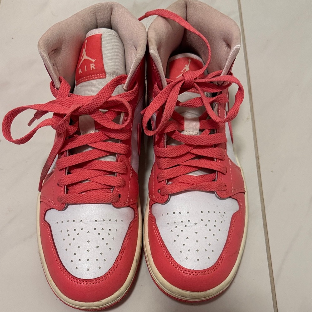 Women’s Pink Jordan’s! Size 7!